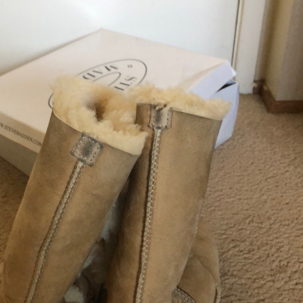 Bailey bottom Uggs good condition just little duty - Picture 6 of 7